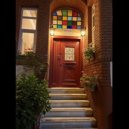 Tulip House Apartman
