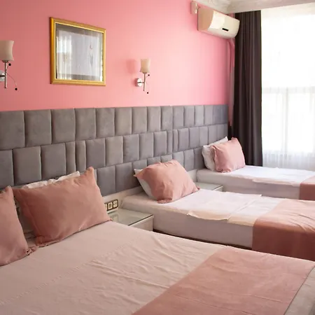 Tulip House Hotell 3*