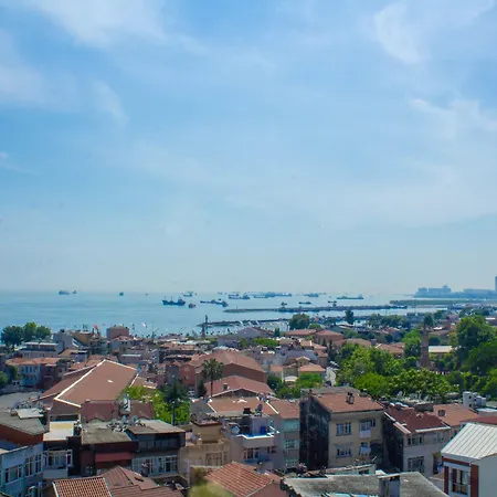 Tulip House Hotell 3*