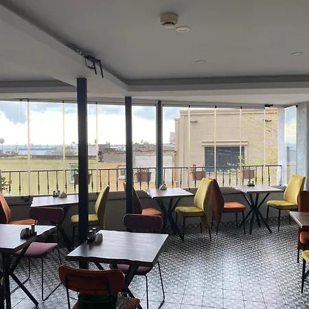 Tulip House Hotell 3*