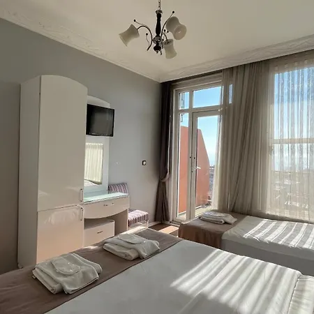 Hotell Tulip House 3*