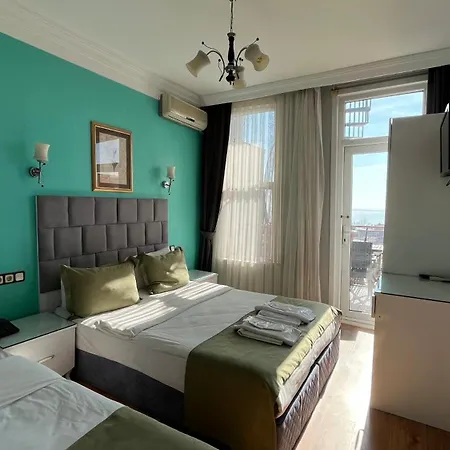Tulip House Hotell 3*