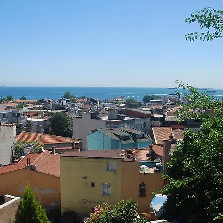Hotell Tulip House 3*
